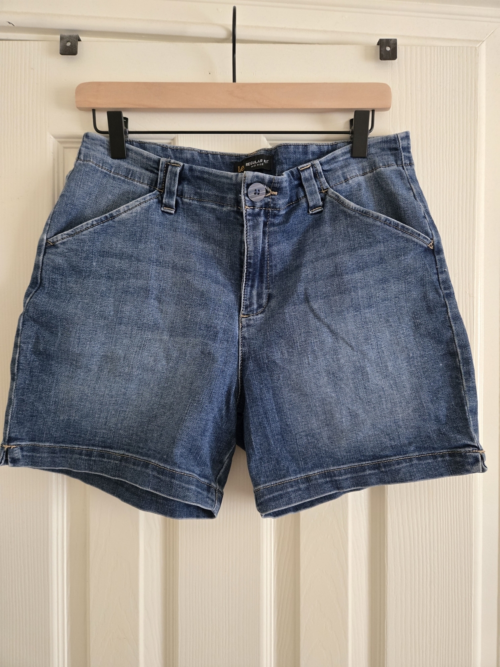 Lee Women’s Medium Blue Denim Shorts